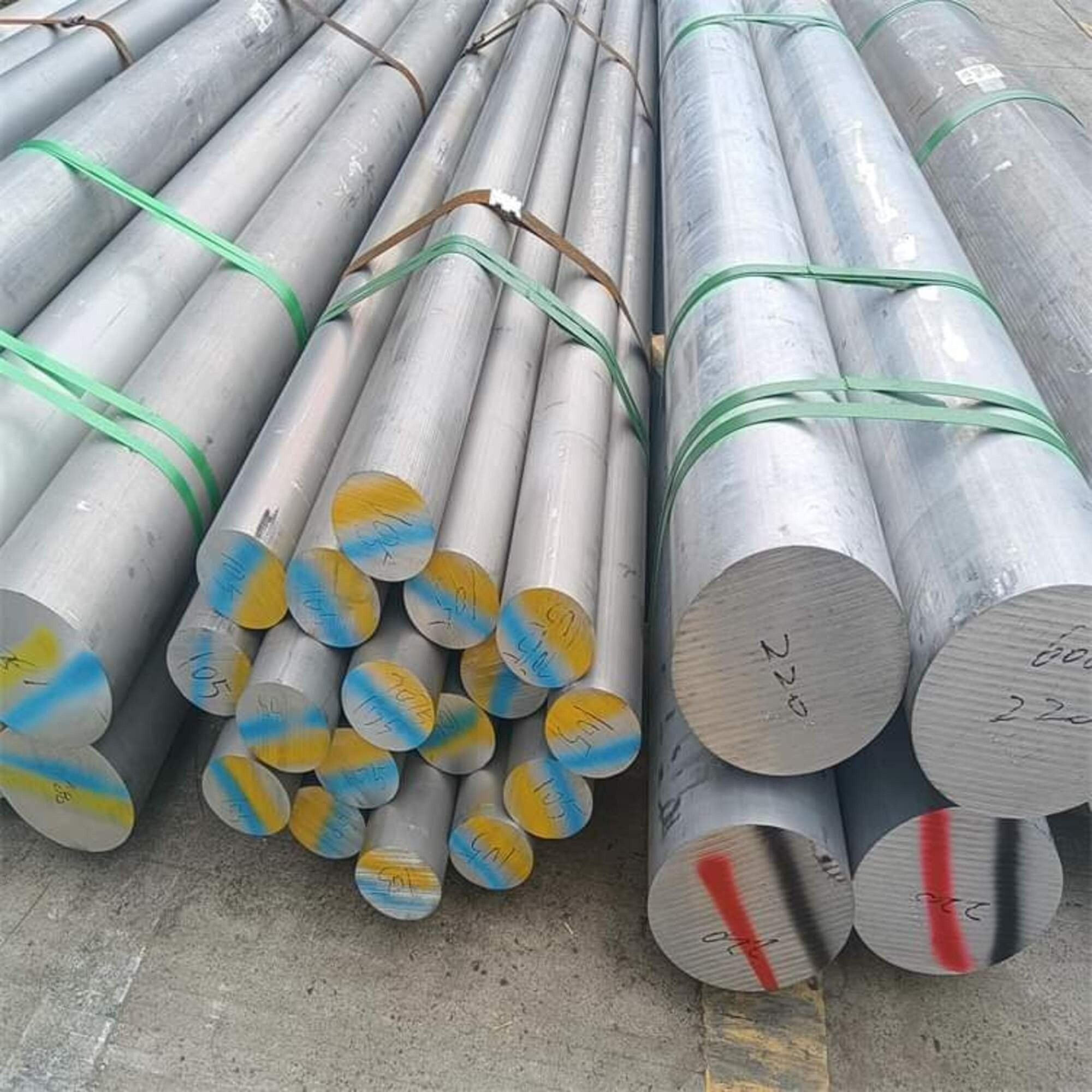 Custom 465 Round Bar
